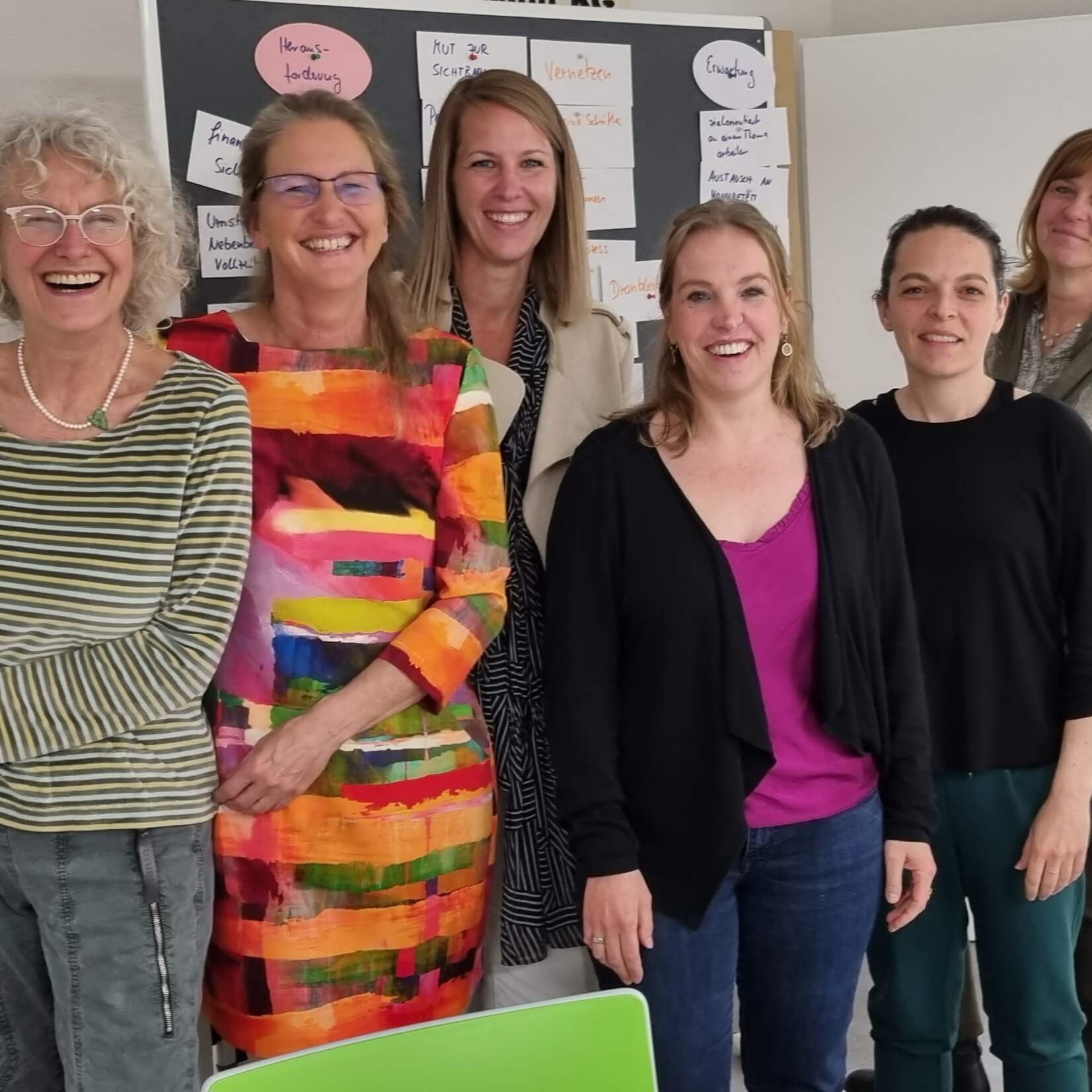 Unternehmerinnen_Ried_miteinander-arbeiten-team